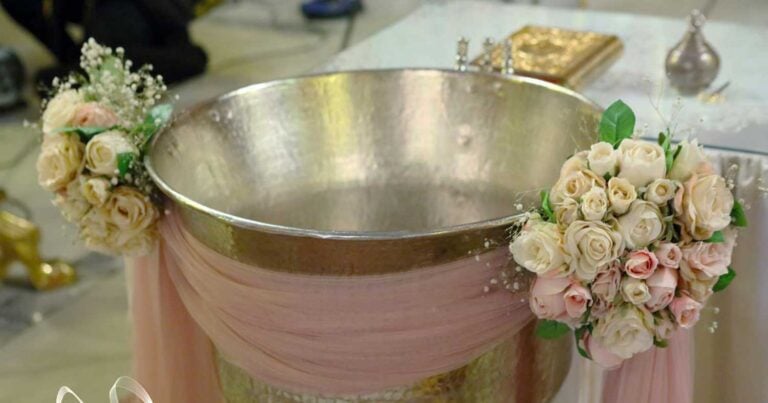 Με λένε Χριστίνα και με μεγάλωσε ο νονός μου