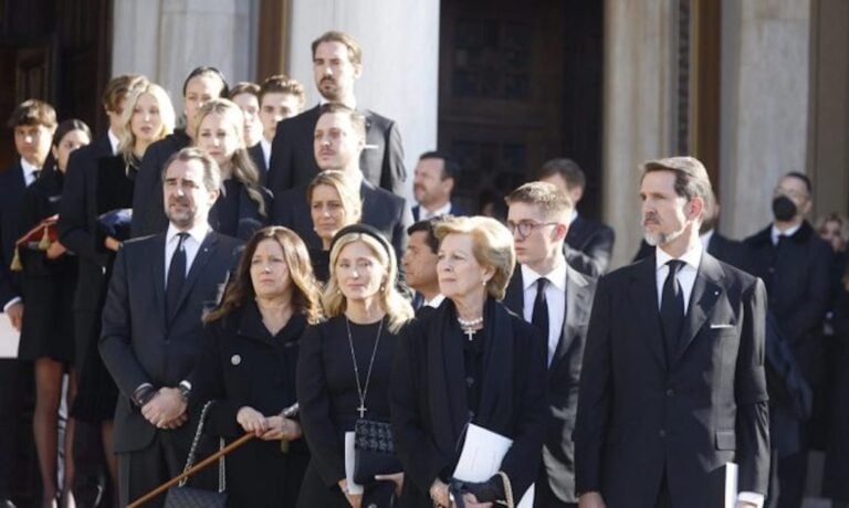 Το ζηλευτό πρότυπο της οικογένειας των «αφορισμένων»