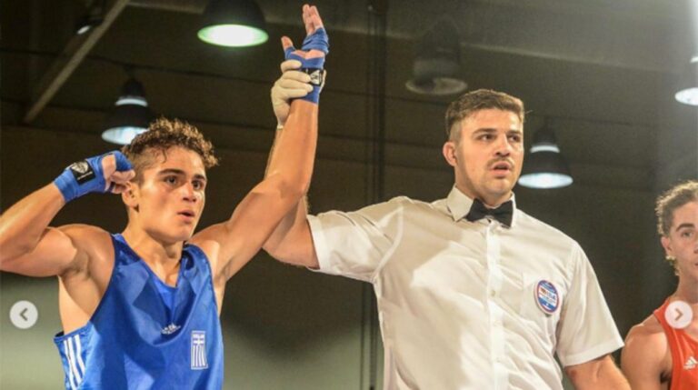 «Του αντρειωμένου ο θάνατος, θάνατος δεν λογιέται»: Ραγίζει καρδιές το βίντεο με τον 16χρονο Βασίλη σε αγώνες πυγμαχίας