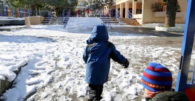 Δήλωση Νίκου Φίλη: «Χαρείτε τον χιονιά – κλείστε τις οθόνες!»