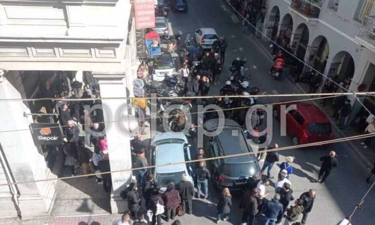 Πήραν τον νόμο στα χέρια τους: Νεαρός στην Πάτρα χτύπησε την κοπέλα του και τον έδειραν οι περαστικοί