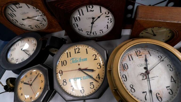 Αλλαγή ώρας 2023: Πότε θα γυρίσουμε τους δείκτες του ρολογιού μία ώρα μπροστά