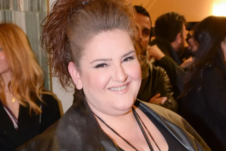 Σοφία Βογιατζάκη: «Ας πεθάνω χοντρή σε αυτή τη ζωή – Όλη μου η ζωή είναι βάλε-βγάλε, κουράστηκα»