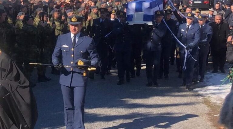 Ευστάθιος Τσιτλακίδης: Ο συνάδελφός του που επρόκειτο να τον παντρέψει μετέφερε το ξίφος και το πηλήκιό του