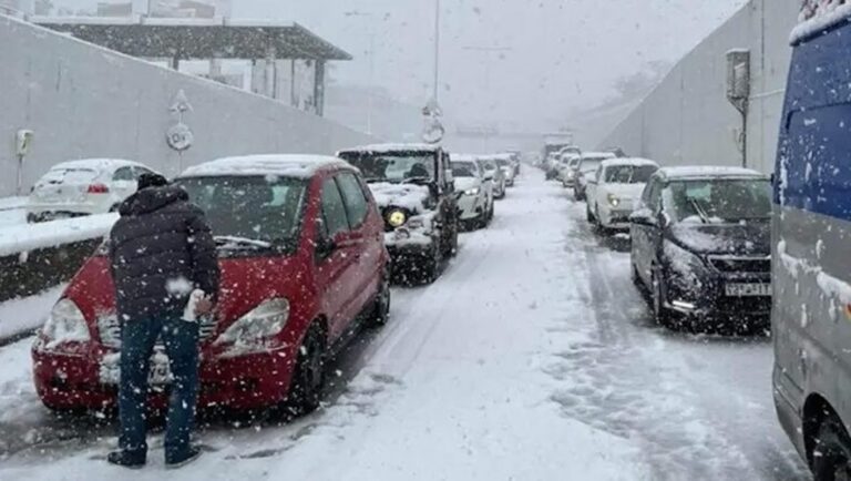 Κακοκαιρία «Μπάρμπαρα»: Η Αττική Οδός προειδοποιεί για ισχυρή χιονόπτωση