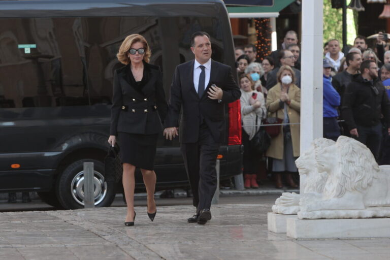 Αποδοκιμασίες σε Βορίδη, Γεωργιάδη στο μνημόσυνο του τέως