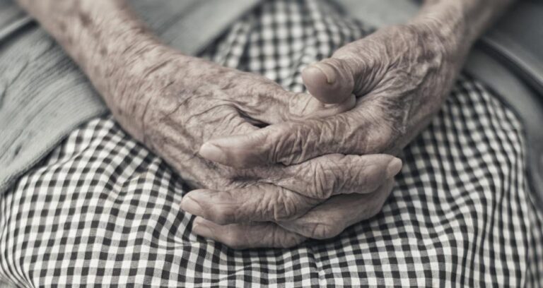 Βίντεο σοκ: Οικιακή βοηθός κακοποίησε μέχρι θανάτου 90χρονη