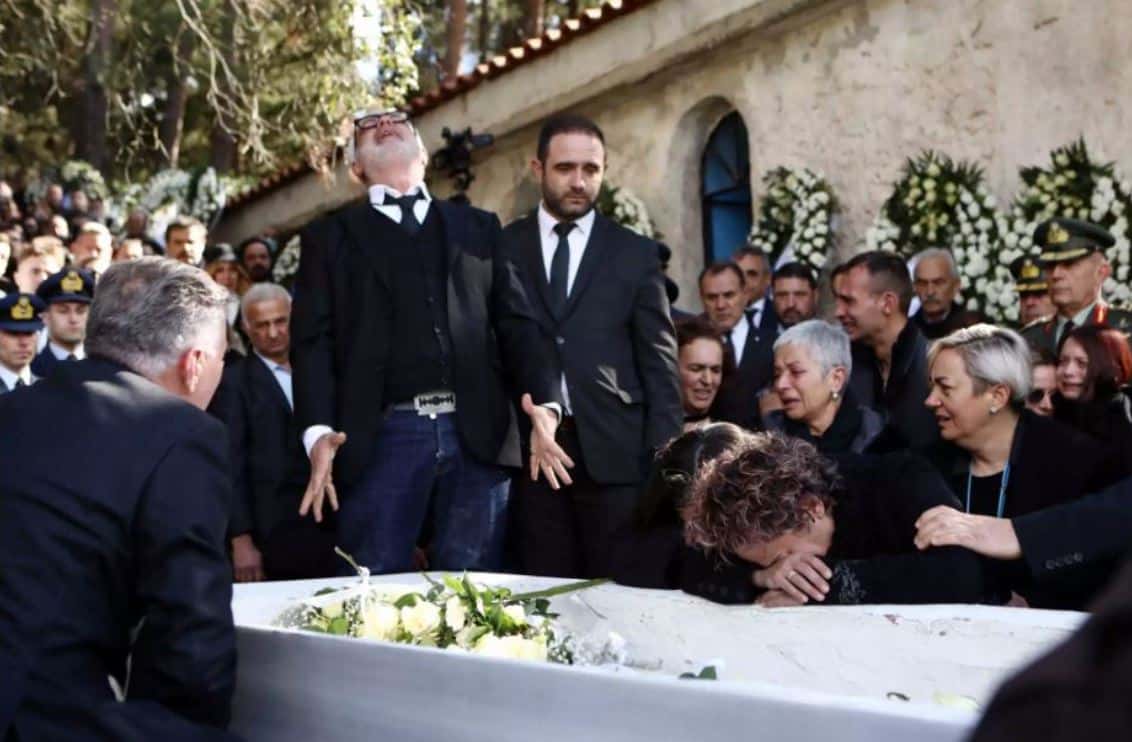 «Δεν πάω στο μνήμα του γιου μου»: Συγκλονίζει ο πατέρας του ήρωα υποσμηναγού που έπεσε νεκρός στην Ανδραβίδα 1 648 1132x742 1