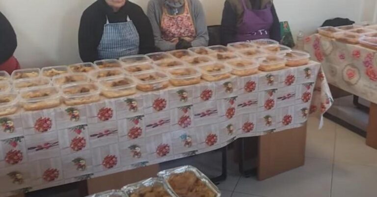 Αγρίνιο: Έχασε τον γιο της και αντί για μνημόσυνο έψησε κρέας την τσικνοπέμπτη για 150 άπορους ανθρώπους  