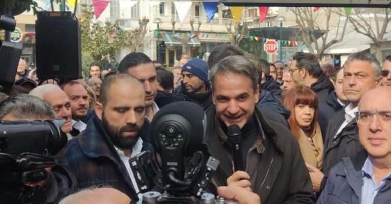 Απίστευτη γκάφα Μητσοτάκη: «Τηρήσαμε τις βασικές μας δεσμεύσεις, μειώσαμε τους μισθούς»