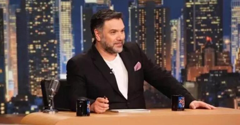 Αρναούτογλου: «Έχω κάτι σαν προδιαβήτη, στεγνώνει το στόμα μου και δεν μπορώ να μιλήσω»