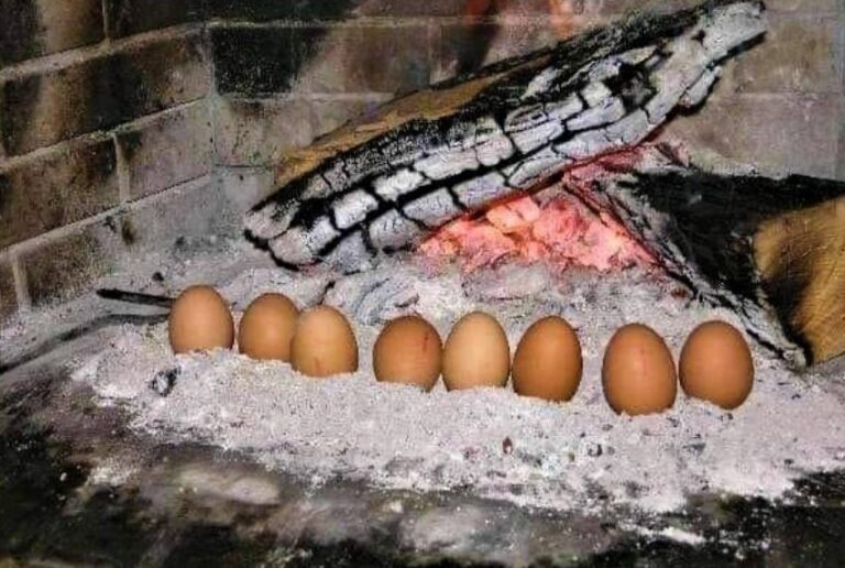 Έθιμο της Σαρακοστής: Γιατί έβαζαν αυγά μπροστά από το τζάκι την τελευταία Κυριακή της Αποκριάς