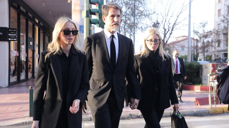 Παύλος – Μαρί Σαντάλ: Χαλαροί για φαγητό στο κέντρο της Αθήνας με την Ολυμπία και τον Αχιλλέα