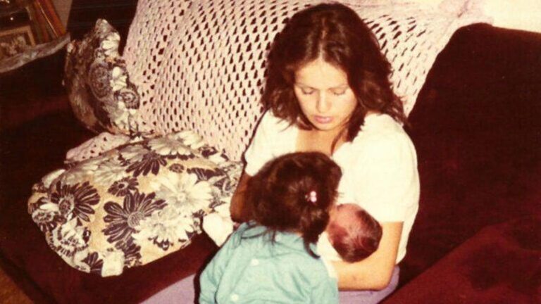 Δεν καταλάβαινα τις θυσίες της μάνας μου, που με μεγάλωσε μόνη της. Ώσπου έγινα γονιός…