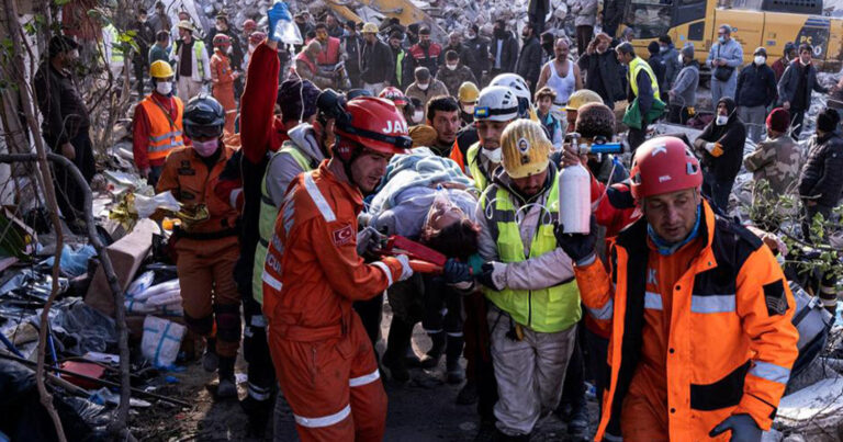 Δεν τα κατάφερε: Πέθανε ο 12χρονος που διασώθηκε μετά από 296 ώρες στην Τουρκία