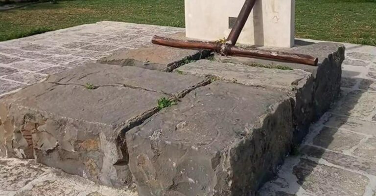 Εικόνες ντροπής στο Ηράκλειο – Άγνωστοι βανδάλισαν τον τάφο του Καζαντζάκη