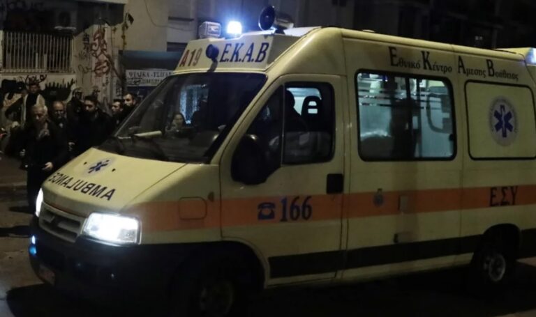 Θεσσαλονίκη: Μοτοσικλέτα παρέσυρε και εγκατέλειψε γυναίκα που είχε βγάλει το εγγόνι της βόλτα