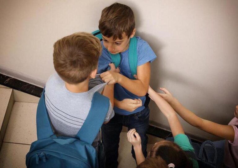 ΕΠΙΤΕΛΟΥΣ! Στη Βουλή το νομοσχέδιο για το bullying στα σχολεία- Τι περιλαμβάνει