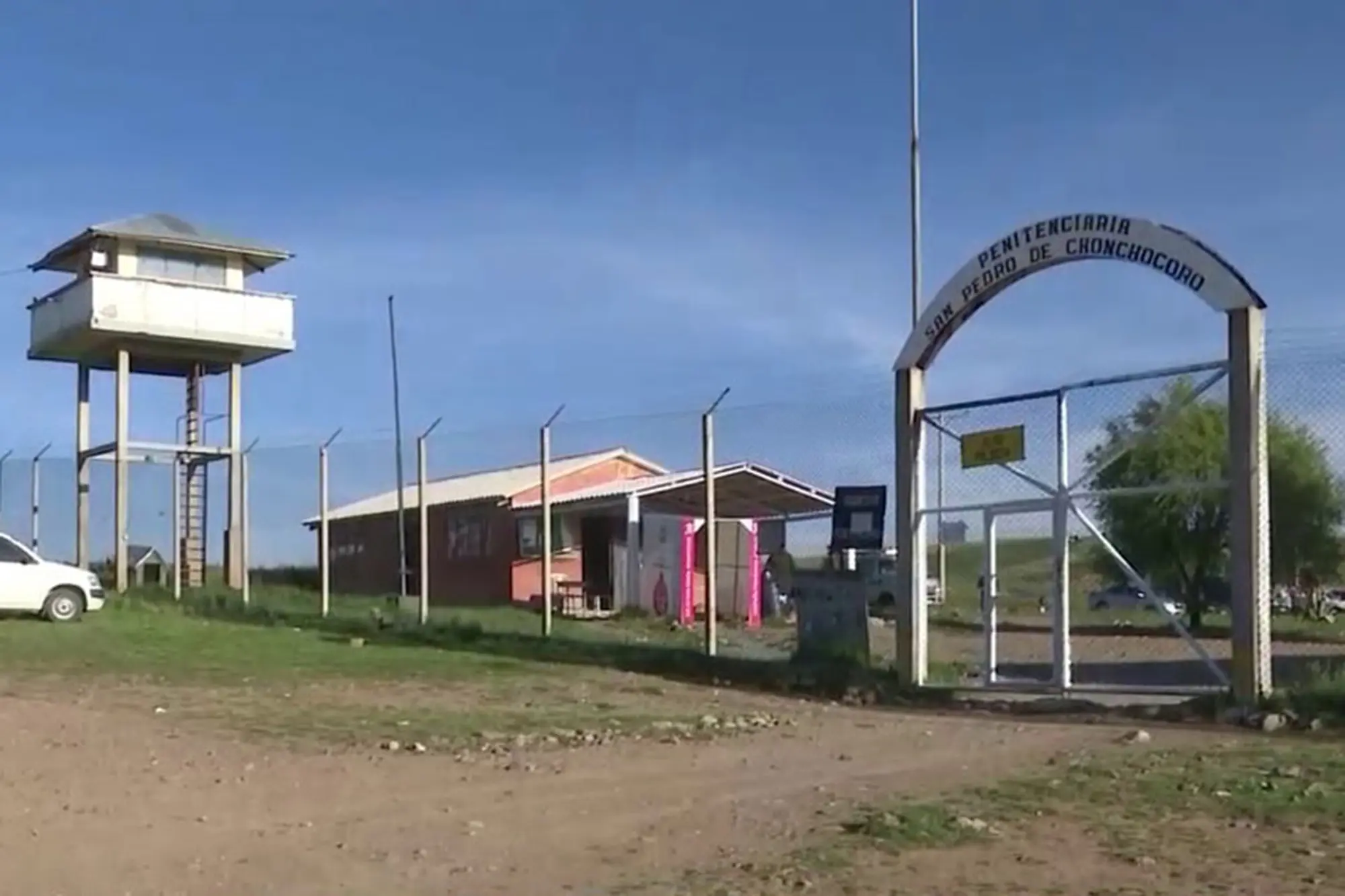 Έκανε την απόδραση του αιώνα: Ντύθηκε προβατίνα και το έσκασε από τη φυλακή 4 escape plan fail disguised as sheep 4