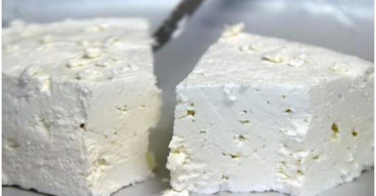 Έξυπνο τρικ για να μη μουχλιάσει ποτέ ξανά το τυρί στο ψυγείο σας