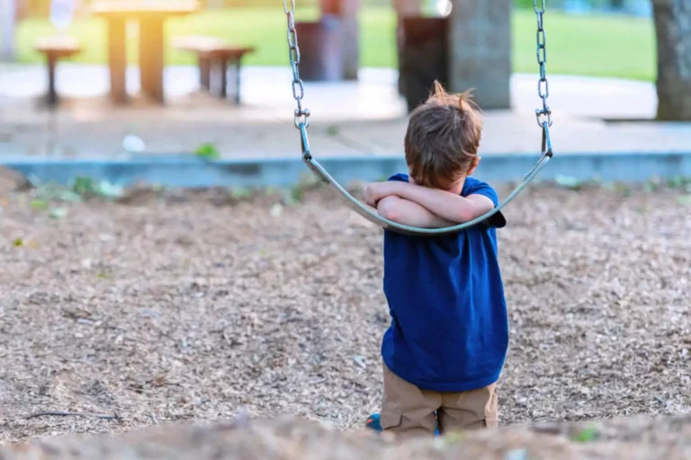 Γονείς κατήγγειλαν υπάλληλο παιδικού σταθμού – Κατέβασε το παντελόνι του μπροστά στο 3χρονο αγοράκι