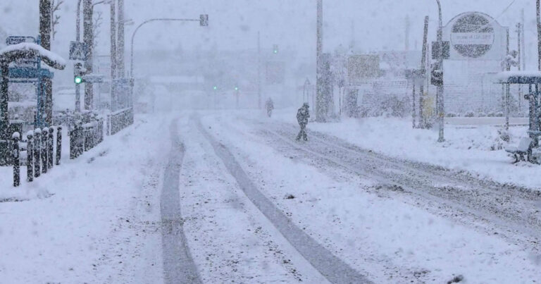 Κακοκαιρία «Μπάρμπαρα»: Χιόνια σε Αττική, Σποράδες, Εύβοια τις επόμενες ώρες – Επικαιροποιήθηκε το έκτακτο δελτίο της ΕΜΥ
