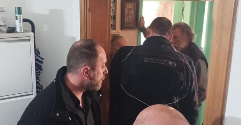 Καλαμαριά: Οι γείτονες εξεγέρθηκαν και απέτρεψαν έξωση συνταξιούχου