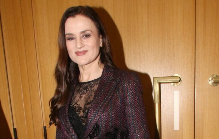 Καρυοφυλλιά Καραμπέτη: «Είμαι 64 χρόνων και το δηλώνω ως τύχη»