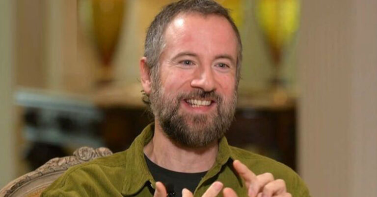 Κωστής Μαραβέγιας: «Τη θηλυκή πλευρά την έχουμε όλοι αλλά κάποιοι την πνίγουμε»