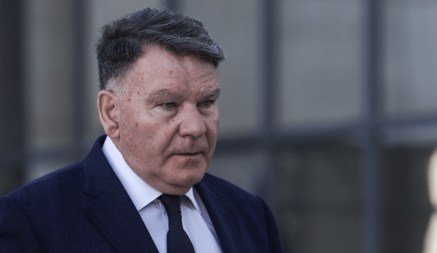 Η ΕΣΗΕΑ καταγγέλλει τον «αμετανόητο» Κούγια για επίθεση σε δημοσιογράφο στη δίκη Πισπιρίγκου