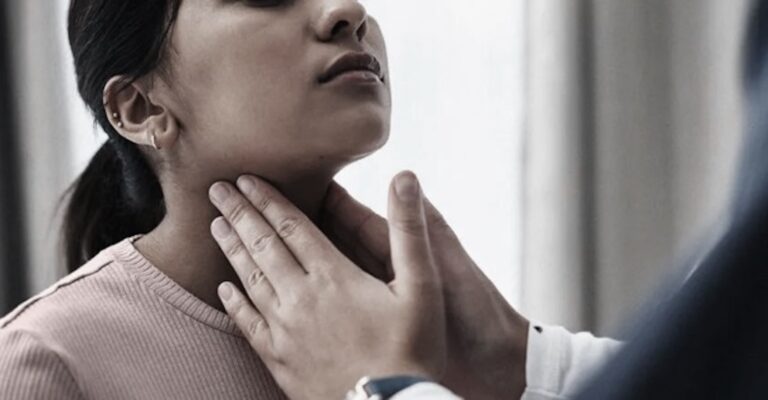 Κρήτη: Πήγε με πονόλαιμο και ο γιατρός της ζήτησε να κατεβάσει το παντελόνι