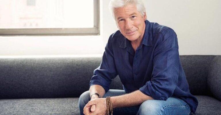 Ο Ρίτσαρντ Γκιρ αποθεώνει τη χώρα μας: «Ποιος μπορεί να μην αγαπά την Ελλάδα; Ολοι έχουμε 1 κομμάτι της μέσα μας»