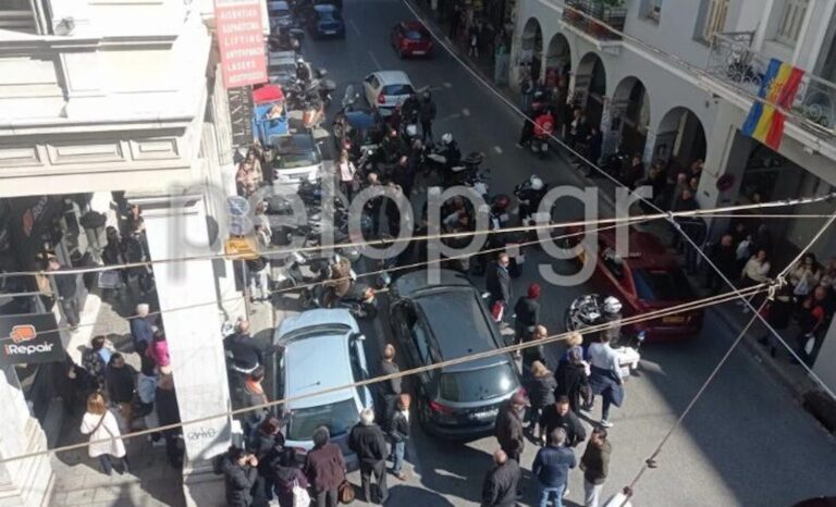 Περαστικοί έδωσαν ψιλές και ένα μάθημα σε νταή που χτυπούσε την κοπέλα του στον δρόμο