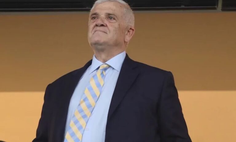 Πήρε φωτιά το αεροπλάνο του Μελισσανίδη – Σώθηκε από θαύμα ο ιδιοκτήτης της ΑΕΚ