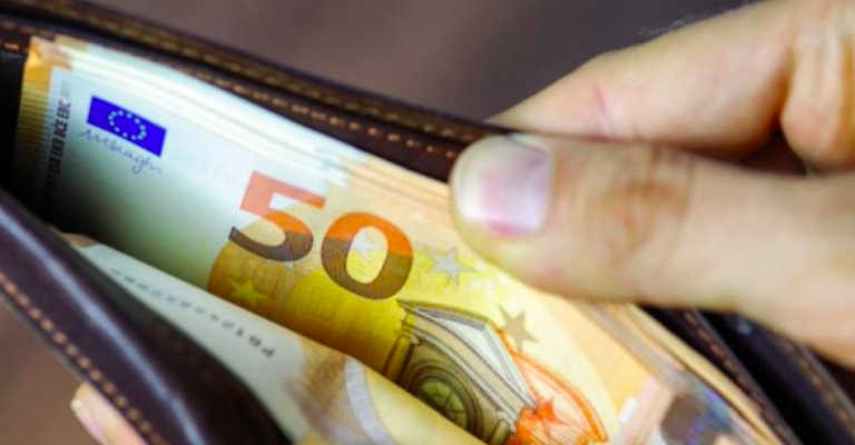 Τα δύο σενάρια για τον κατώτατο μισθό – Πιο κοντά στα 800 ευρώ  