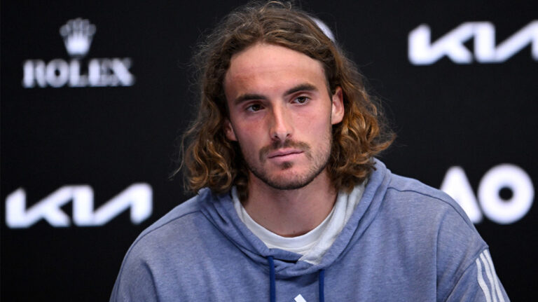 Συγκινεί ο Τσιτσιπάς: «Σκεφτόμουν τους δύο πιλότους την ώρα του αγώνα»