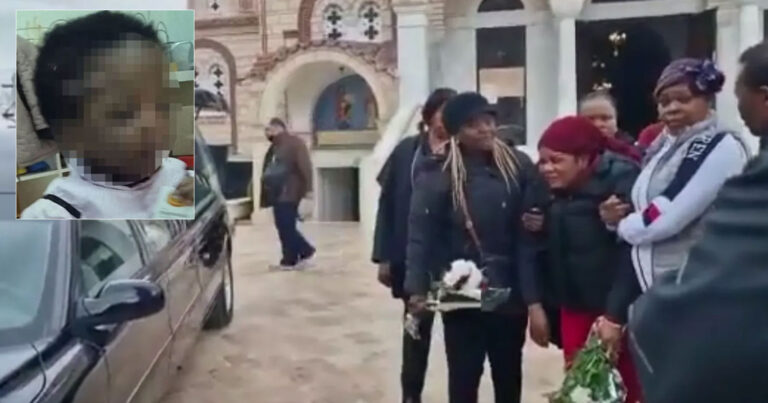 «Άννα ξύπνα, Άννα σ’αγαπώ ξύπνα»: Θρήνος στην κηδεία του 2,5 ετών κοριτσιού στη Θεσσαλονίκη