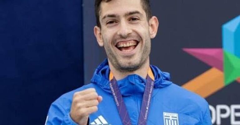 Τεντόγλου: Στη γενέτειρά του, τον έκαναν τραγούδι – «Τιντόγλου απ’ τα Γρεβενά τούς πιτσόκουψες γερά»