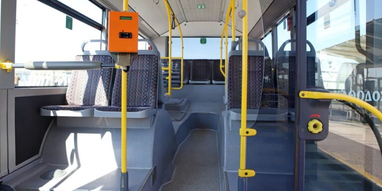 Θεσσαλονίκη: Ξυλοκόπησαν με μπουνιές και κλωτσιές 62χρονο οδηγό λεωφορείου – Συνελήφθησαν οι δύο δράστες μετά τον άγριο ξυλοδαρμό