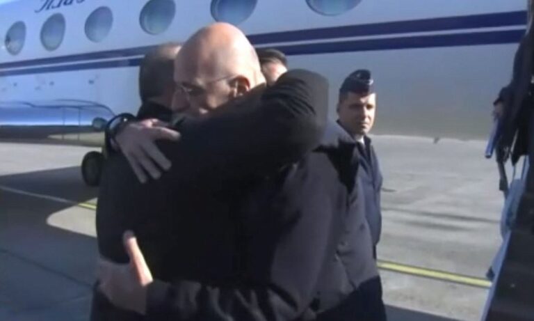 Στην Τουρκία ο Νίκος Δένδιας – Θερμή υποδοχή από Τσαβούσογλου