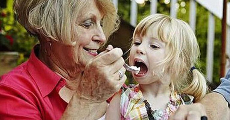 Η πεθερά μου φωνάζει την κόρη μου Γιώργο επειδή ήθελε να δώσει το όνομα του άντρα της
