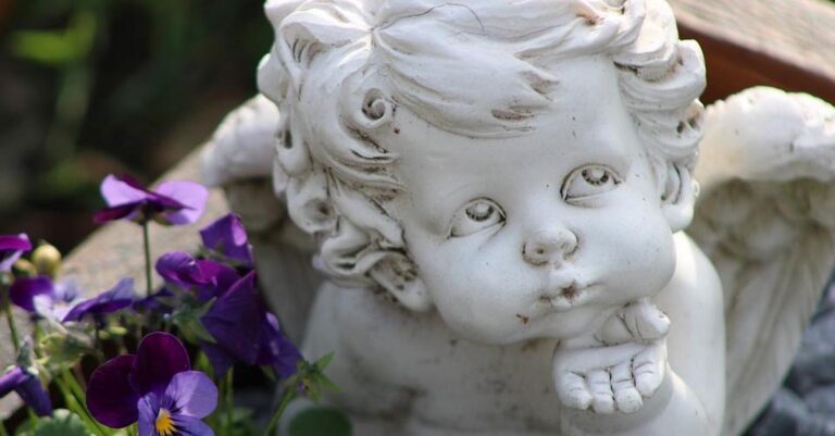 Βουβός πόνος στη κηδεία του 6 μηνών βρέφους – Η συγκινητική παράκληση των γονιών – Τα δώρα ζωής που χάρισε με τον θάνατό της