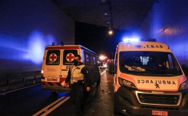 Η αλλαγή βάρδιας του ΕΚΑΒ που έσωσε ζωές στην τραγωδία των Τεμπών