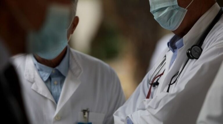 Σε αναστολή εργασίας οι γιατροί που έδωσαν αναρρωτική-μαϊμού στον επιθεωρητή του σταθμάρχη  7 Μαρτίου, 2023  admin