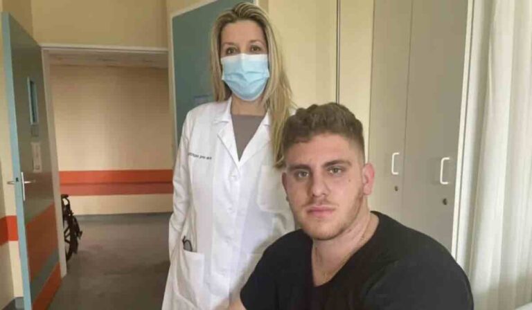 Τέμπη: Ο 20χρονος ήρωας Ανδρέας που έσπασε το τζάμι και έσωσε κόσμο