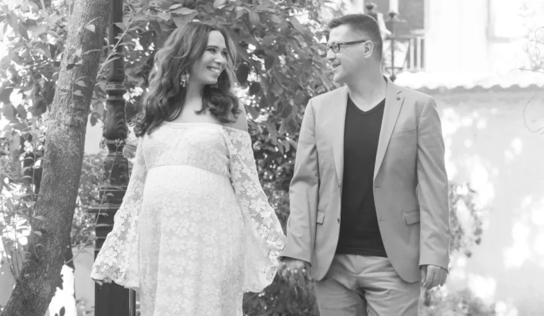 Γιώργος Γρηγοριάδης – Χριστίνα Ιορδανίδου: Παντρεύτηκαν οι γνωστοί δημοσιογράφοι, λίγο πριν έρθουν στον κόσμο τα παιδιά τους