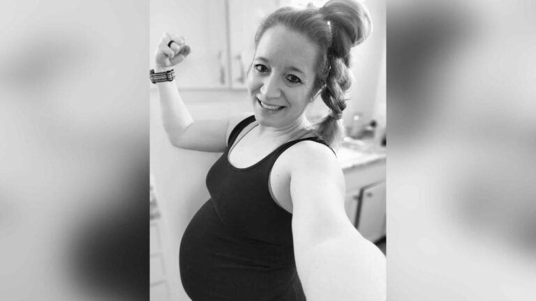 «Γιατί να μην κάνω παιδί στα 40; Ποιον ενοχλώ;»