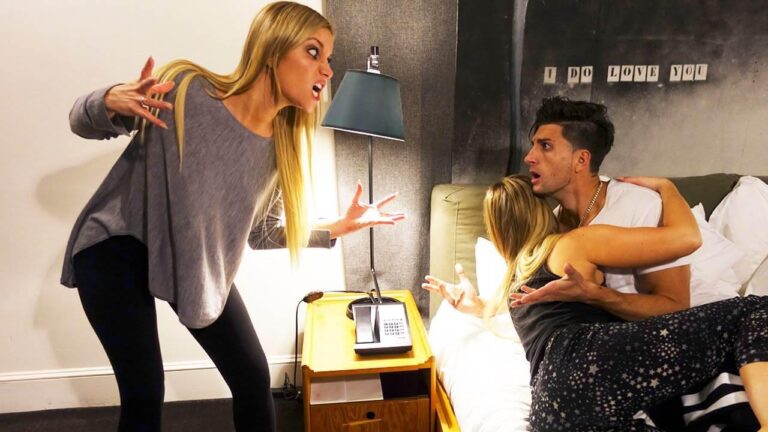 Είμαι μόνη μαμά και έχω σχέση με παντρεμένο. Η γυναίκα του με βρίζει αλλά τουλάχιστον εγώ είμαι ανεξάρτητη!