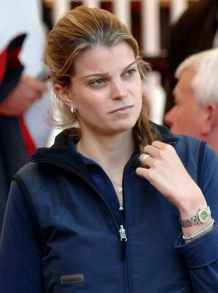 athina onassis greece 696x932 1