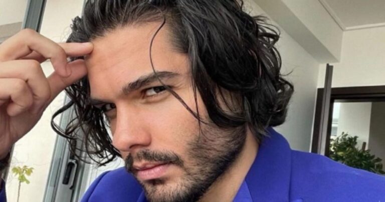 Χρήστος Μάστορας: «Δεν ντρέπομαι καθόλου. Είμαι περήφανος για τη καταγωγή μου»